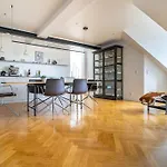 Central Penthouse With Panoramic Private Terrace
