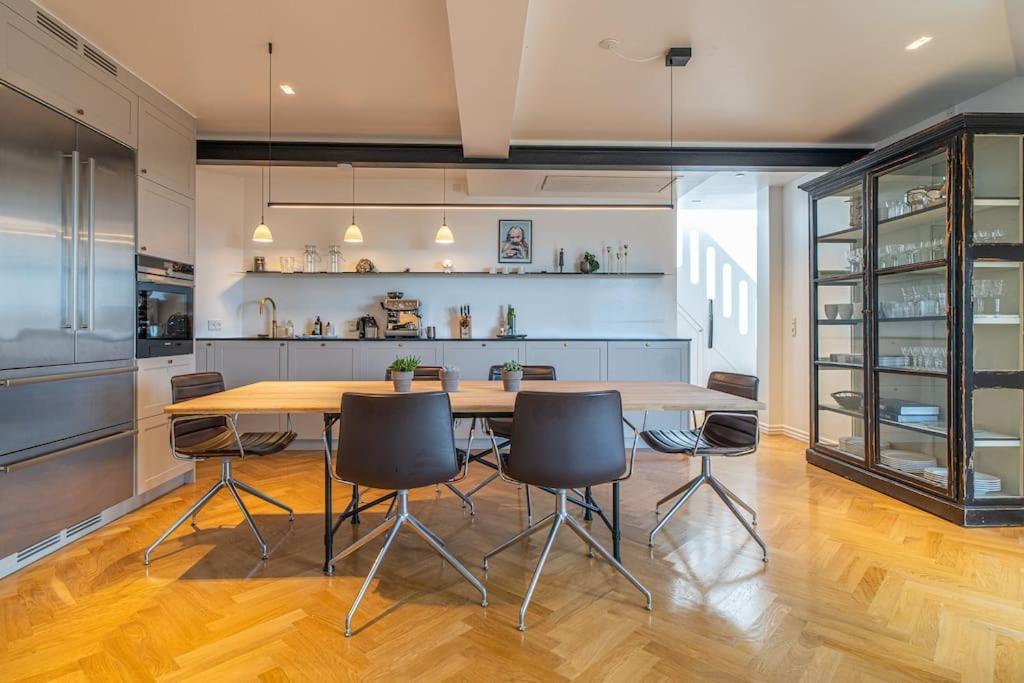 Central Penthouse With Panoramic Private Terrace * Copenhague