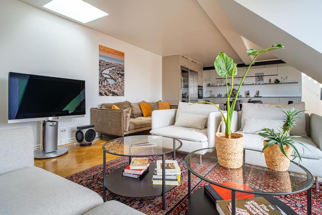 Apartment Central Penthouse With Panoramic Private Terrace