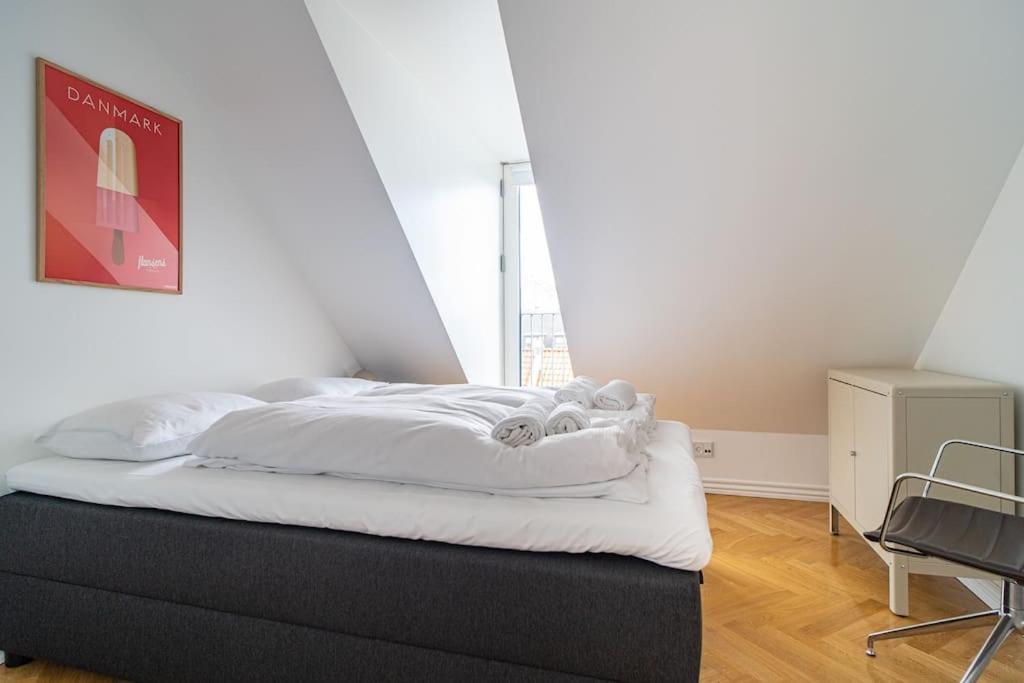 Central Penthouse With Panoramic Private Terrace